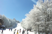 In Appennino nel weekend si scia con skipass scontati: impianti aperti a Cimone, Corno e in Romagna