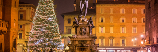 Natale magico in Emilia-Romagna tra Babbo Park,  piste sul ghiaccio, mercatini sulle barche e castelli incantati