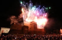 Fine d’anno in Emilia-Romagna tra  castelli “in fiamme” e tempeste di neve a teatro, danze verticali, Capodanno Fantozziano, crociere sul Po e ciaspolate