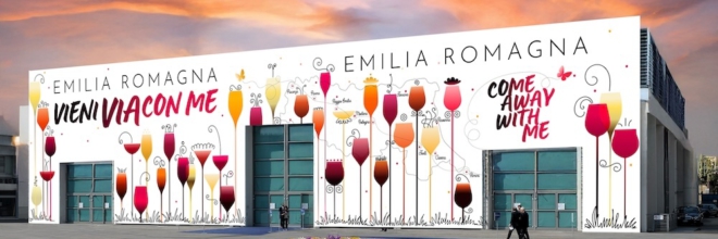 Alberto Tomba all’inaugurazione el Padiglione Emilia-Romagna a Vinitaly 2025 assieme alla madrina Simona Ventura. Il via ufficiale con Il taglio del nastro e l’apertura di una forma di Parmigiano Reggiano Dop da parte dello chef Massimo Bottura