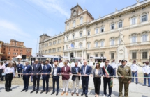 MOTOR VALLEY FEST 2025: TAGLIO DEL NASTRO TRA ECCELLENZE E INNOVAZIONE La cerimonia si è tenuta in Piazza Roma a seguito del convegno inaugurale