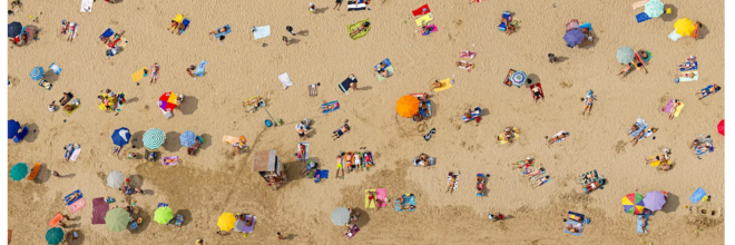 The Observer invita 780mila lettori a fare un’esperienza multisensoriale nella Rimini balneare simbolo della Dolce Vita