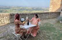 In Emilia-Romagna oltre l’aperitivo c’è di più: 8 esperienze tra sorsi d’arte, cultura, cinema e gusto