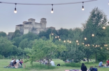 Luglio e agosto sotto le stelle con Cammini di Notte 2025: in Emilia-Romagna trekking, concerti, picnic, incontri letterari e stelle cadenti