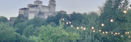 Luglio e agosto sotto le stelle con Cammini di Notte 2025:  in Emilia-Romagna trekking, concerti, picnic, incontri letterari e stelle cadenti