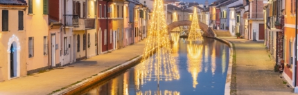 Si accende il Natale 2025 in Romagna:  luminarie e istallazioni artistiche, creative ed ecosostenibili