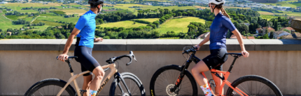 Promozione internazionale del cicloturismo in Romagna Al via i “Door to Door” 2026 in Repubblica Ceca, tra Praga e Brno